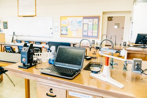 Bishop Montgomery High School 蒙哥馬利主教高中