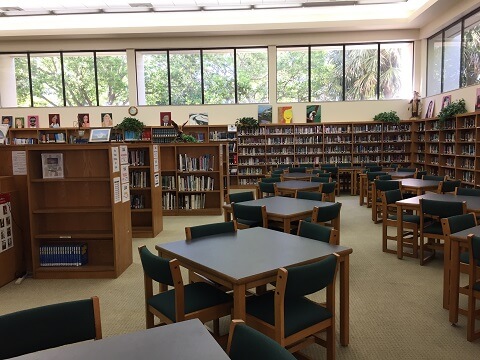 Saint John Paul II Academy 聖約翰保羅二世高中