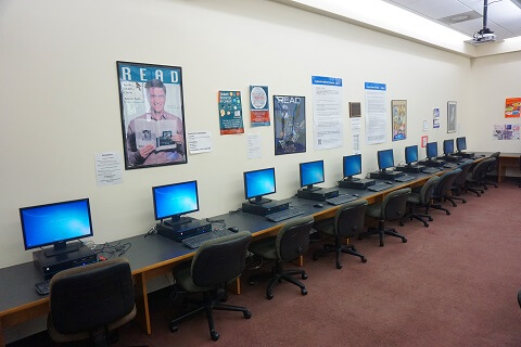 Saint John Paul II Academy 聖約翰保羅二世高中