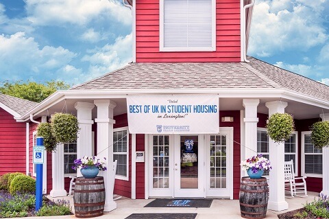 Mary Queen Middle School瑪麗女王中學 Mary Queen Middle School瑪麗女王中學