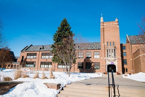 Cretin-Derham Hall High School 克雷汀-德拉姆莊園高中