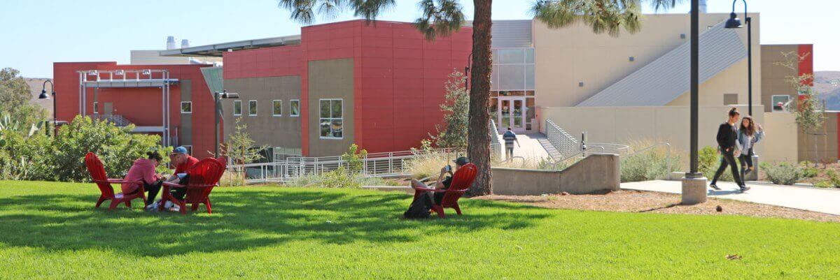 鞍峰學院 Saddleback College