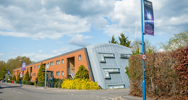 薩里大學 University of Surrey