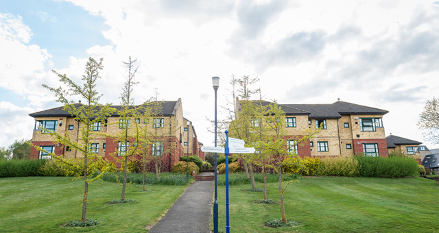 薩里大學 University of Surrey